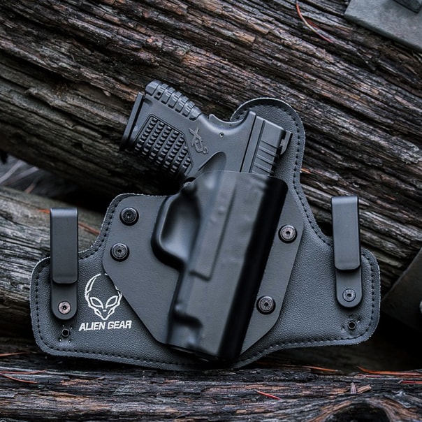 Leather vs Kydex, Which is the Best Conceal Carry Holster?